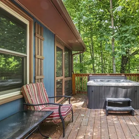 Serene Forest View- Hot Tub- Pet Friendly With Fenced Yard Gatlinburg Exterior foto